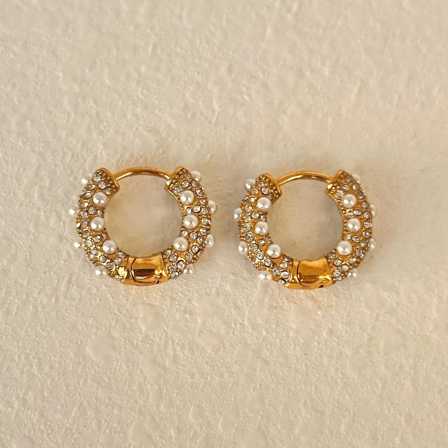 Charlotte Hoop Earrings (Pearl)