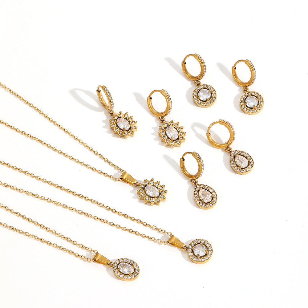 Royal Solitaire Necklace