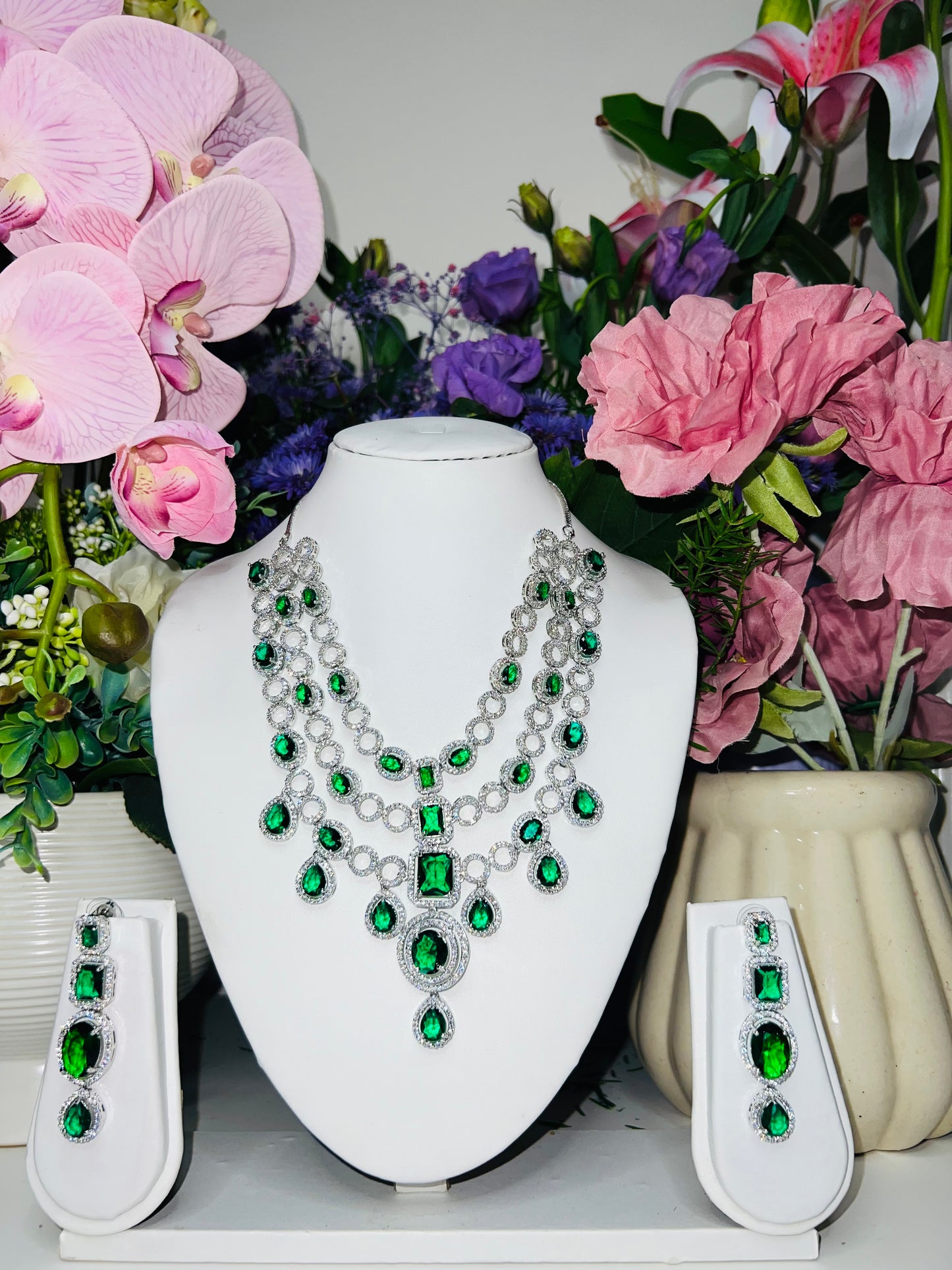 Aura Diamond Set with Earrings (Green)