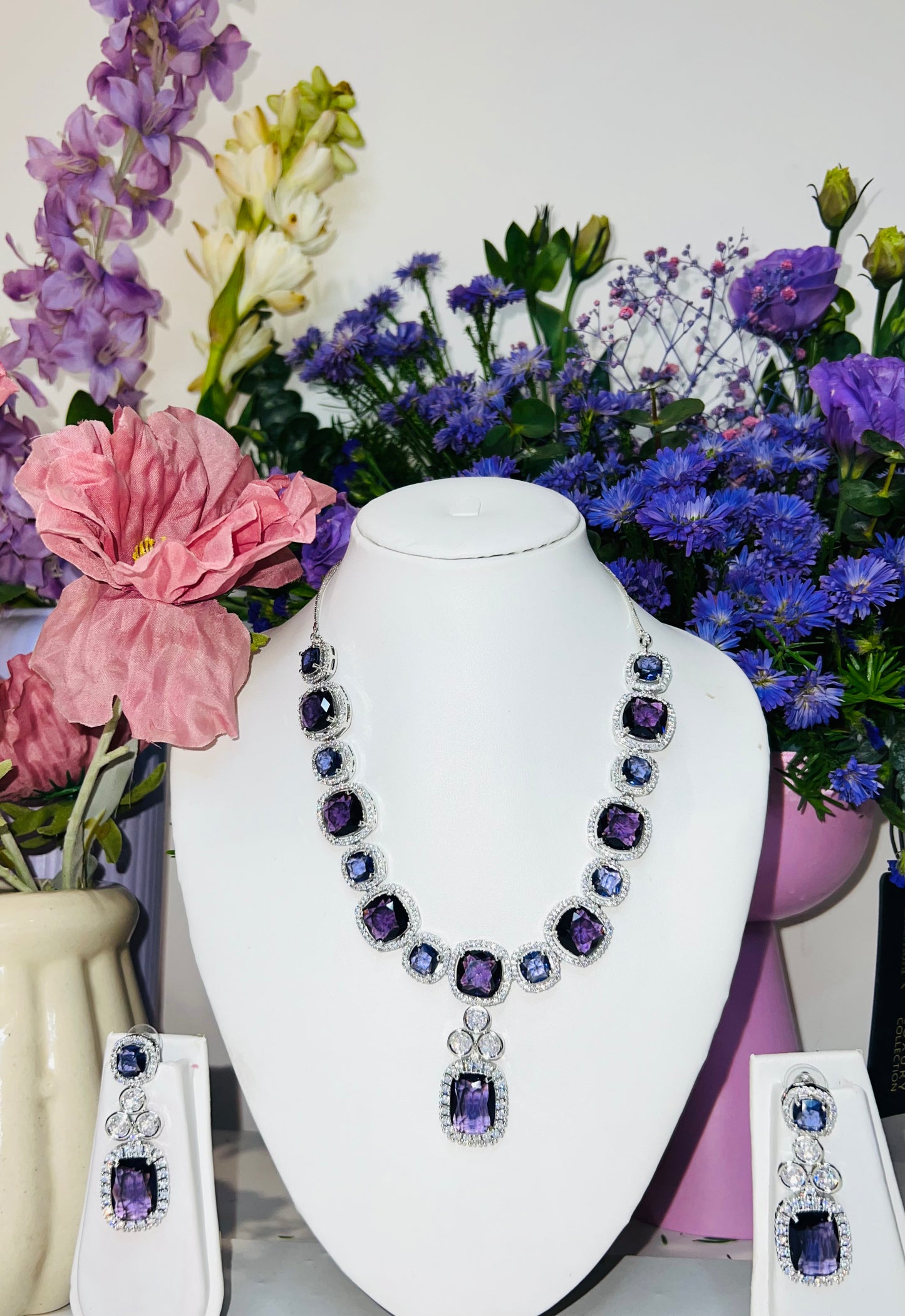 Iris Diamond Set with Earrings (Purple)