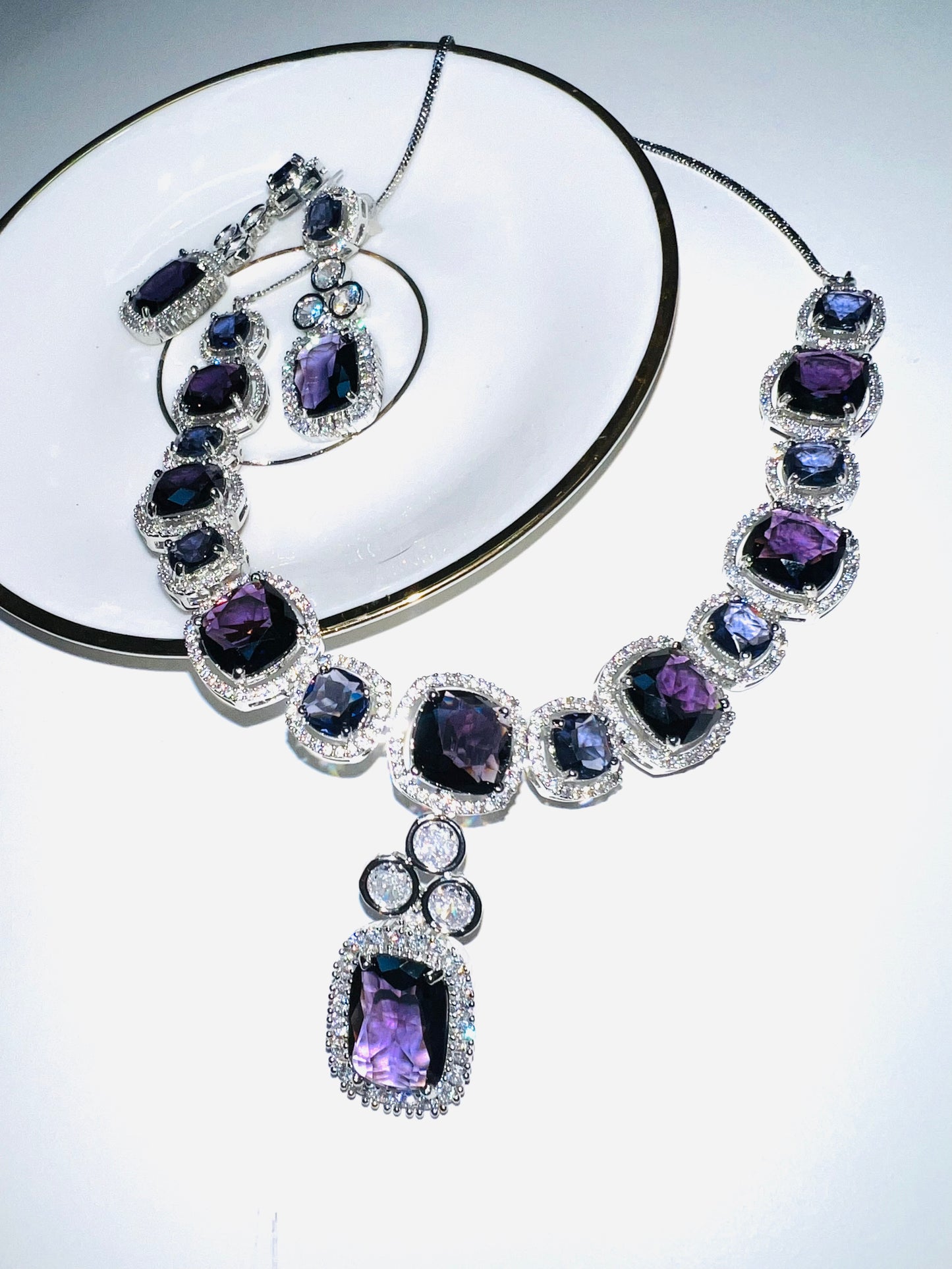 Iris Diamond Set with Earrings (Purple)