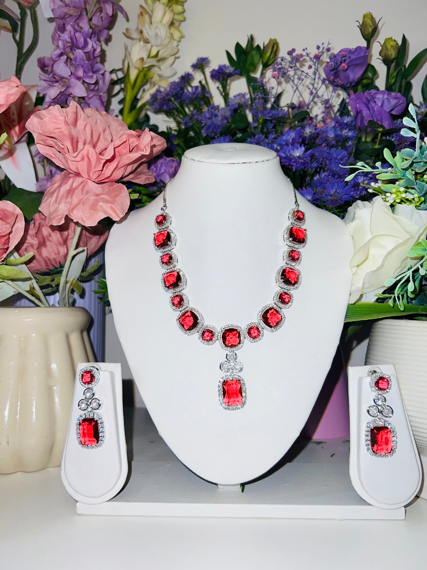 Roseate Diamond Set with Earrings (Red)