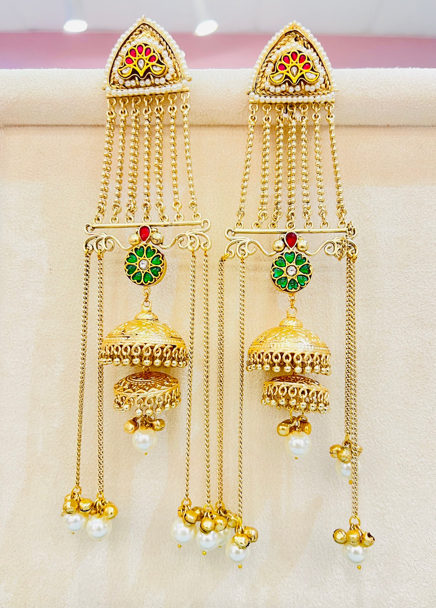 Sharvani Kashmiri Jhumkaa