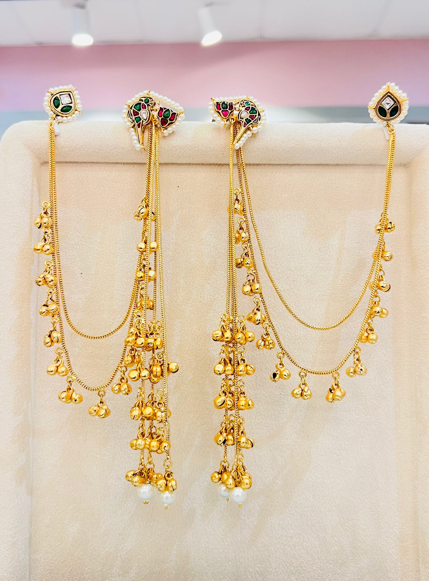 Suhana Kashmiri Jhumkaa with Kaanchain