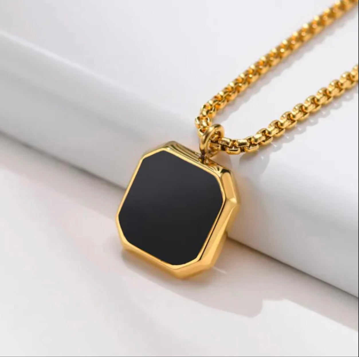 Nile Gold Chain with Pendant