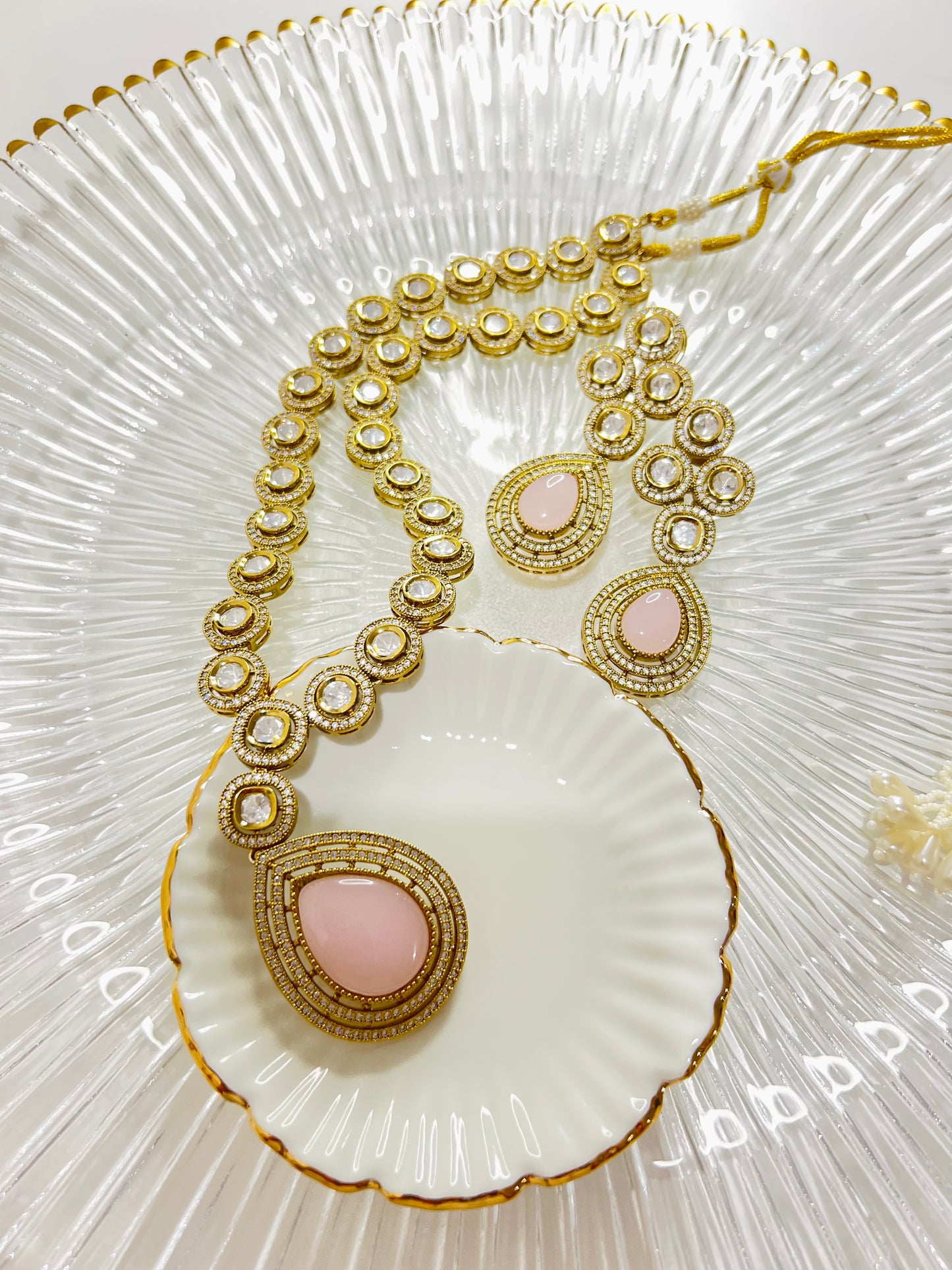 Splendour Polki Set with Earrings (Pink)