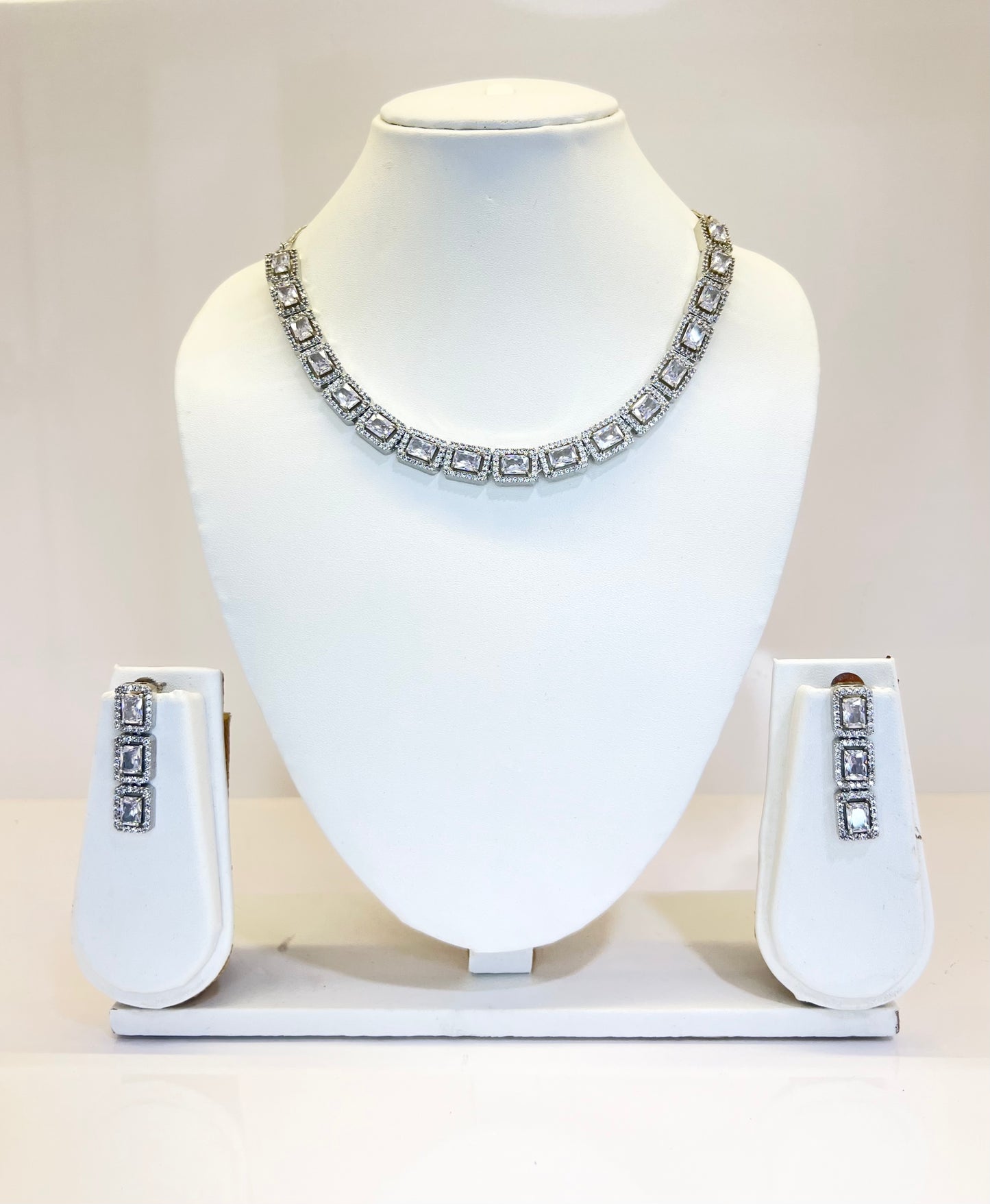 Viola Diamond Set with Earrings