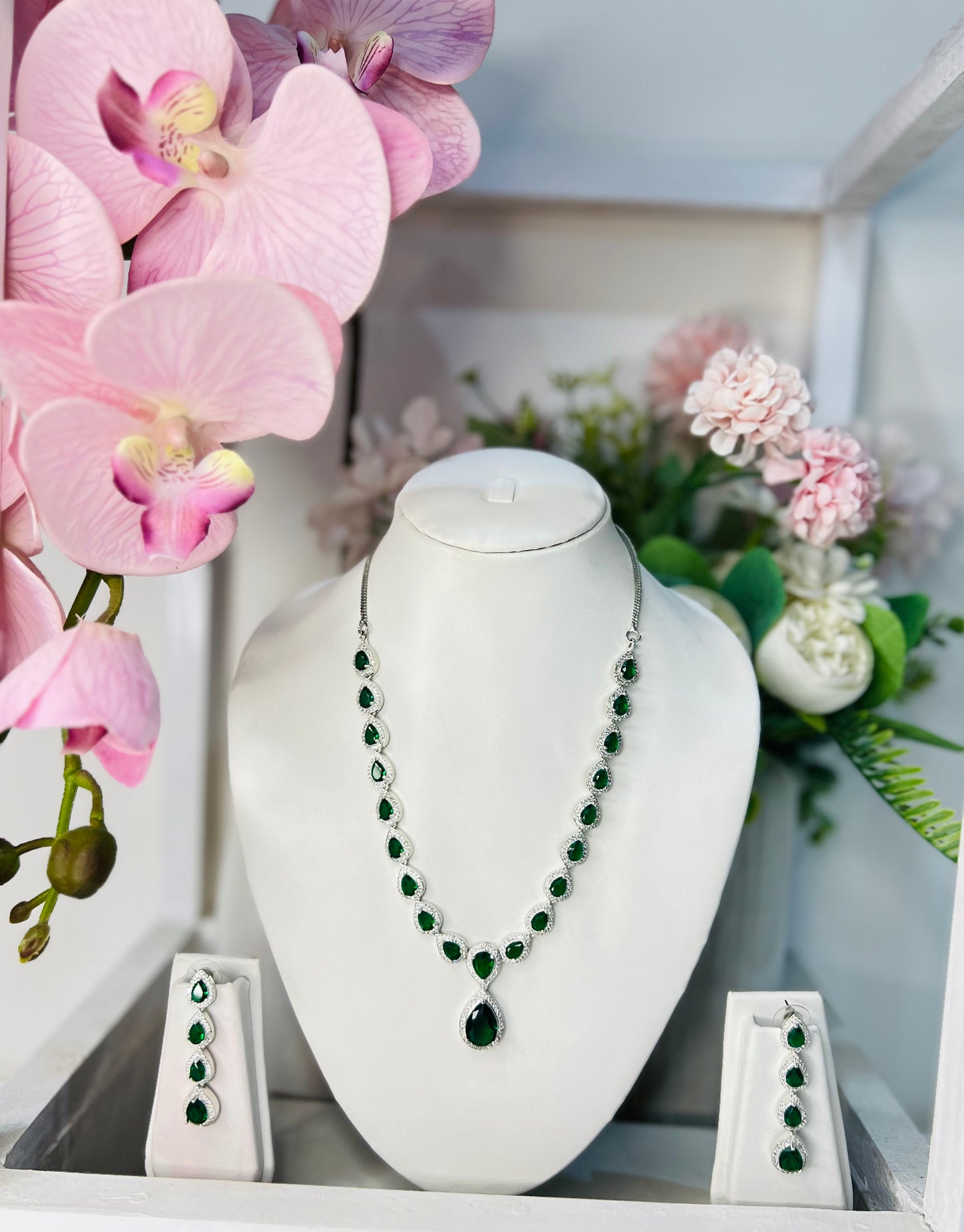 Grace Diamond Set with Earrings (Green)