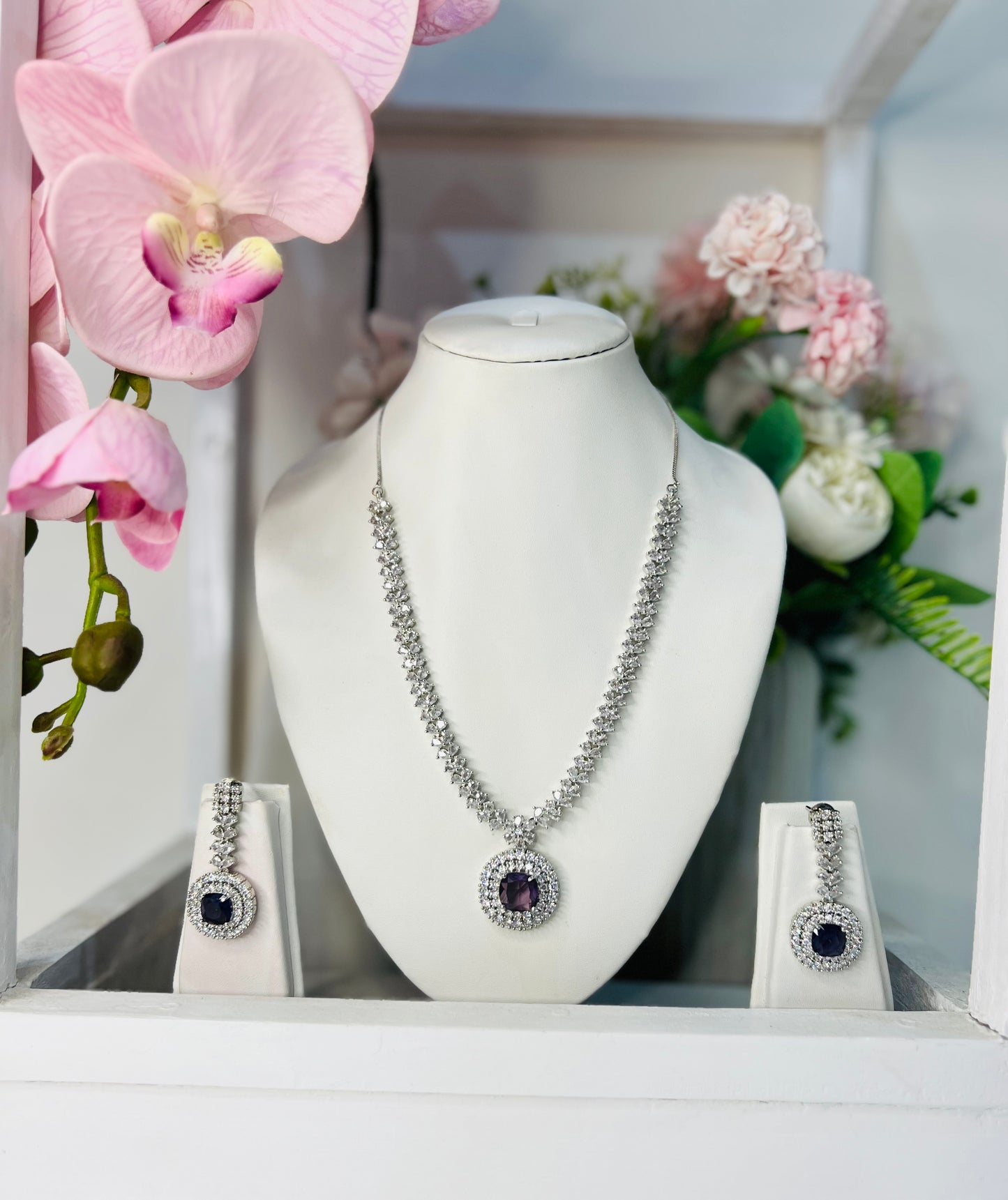 Virtue Diamond Set with Earrings (Purple)