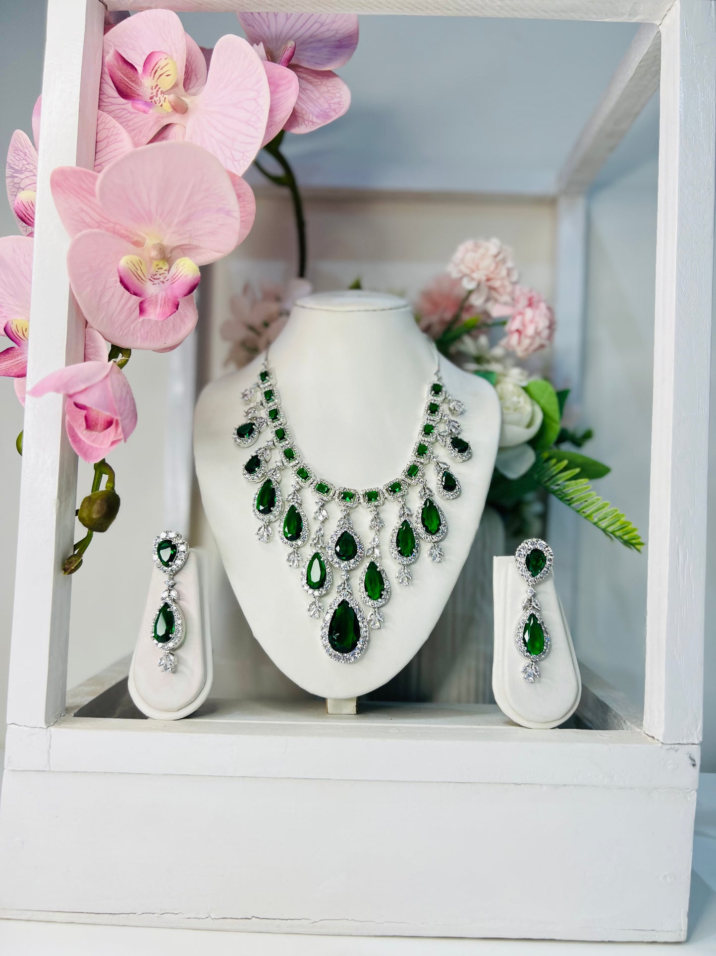 Crown Diamond Necklace Set with Earrings (Green)