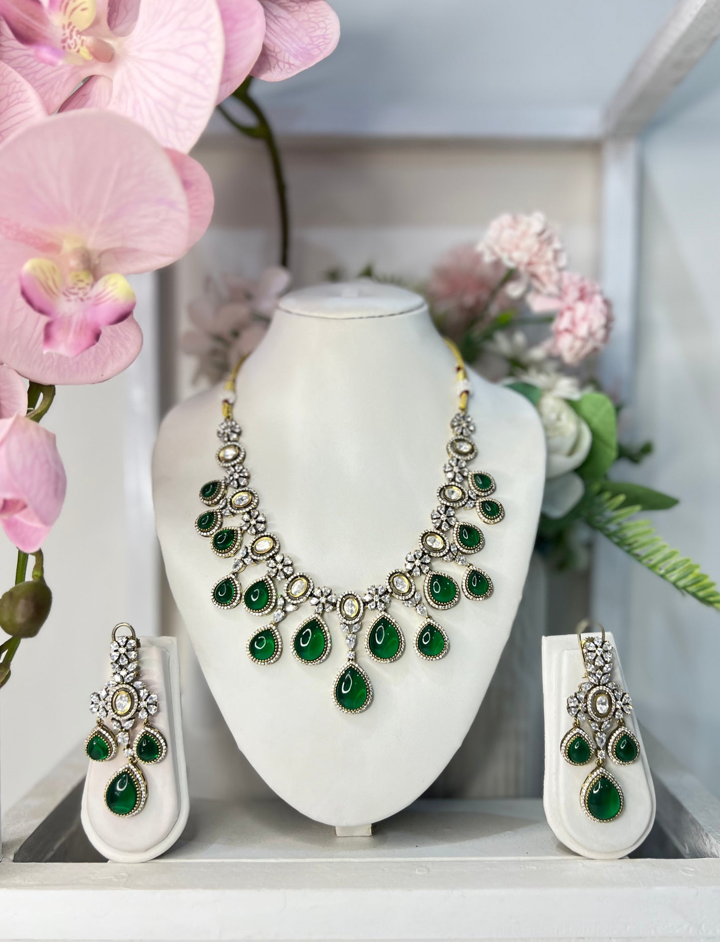 Regalia Polki Set with Earrings (Green)