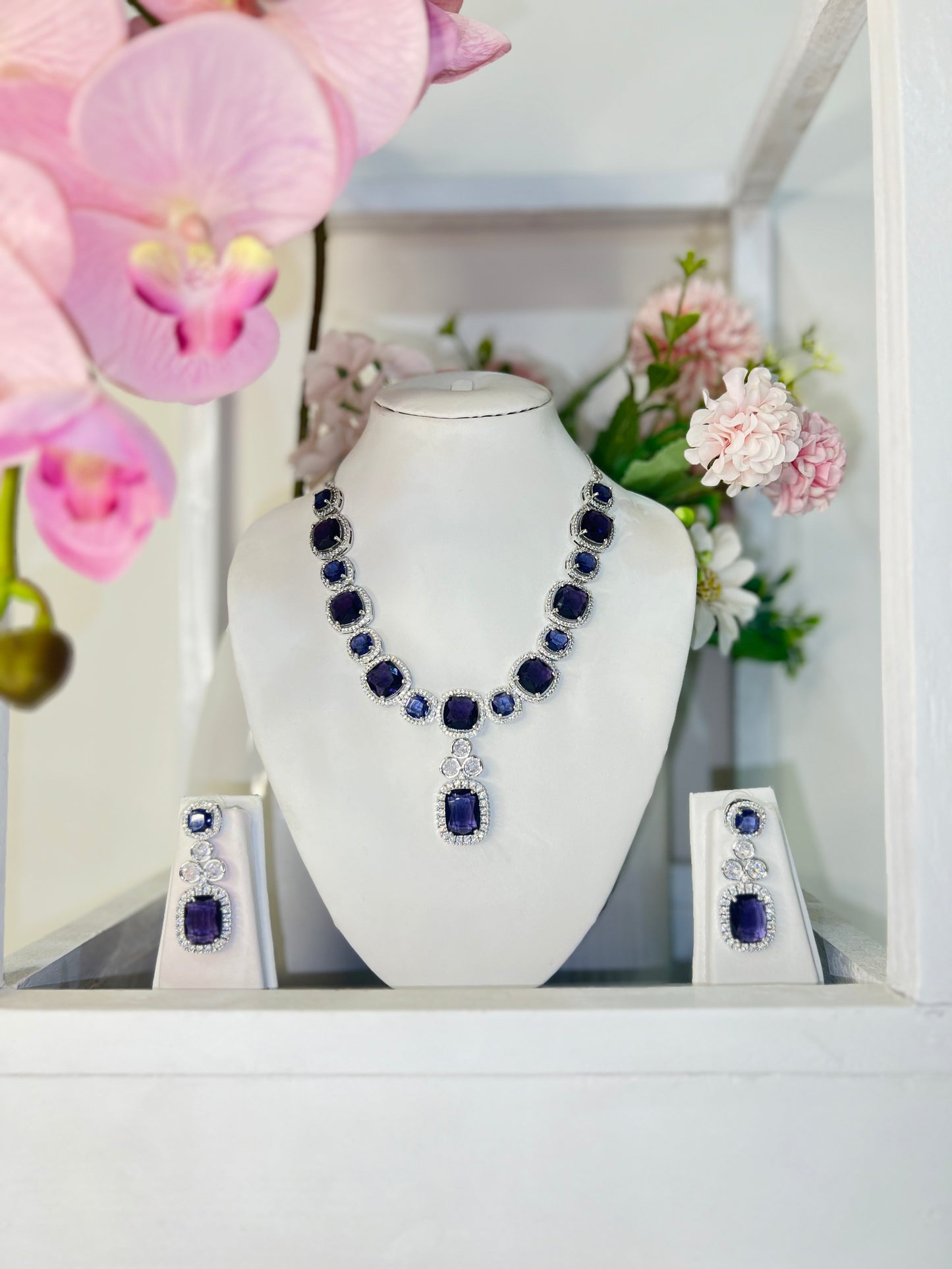 Iris Diamond Set with Earrings (Purple)