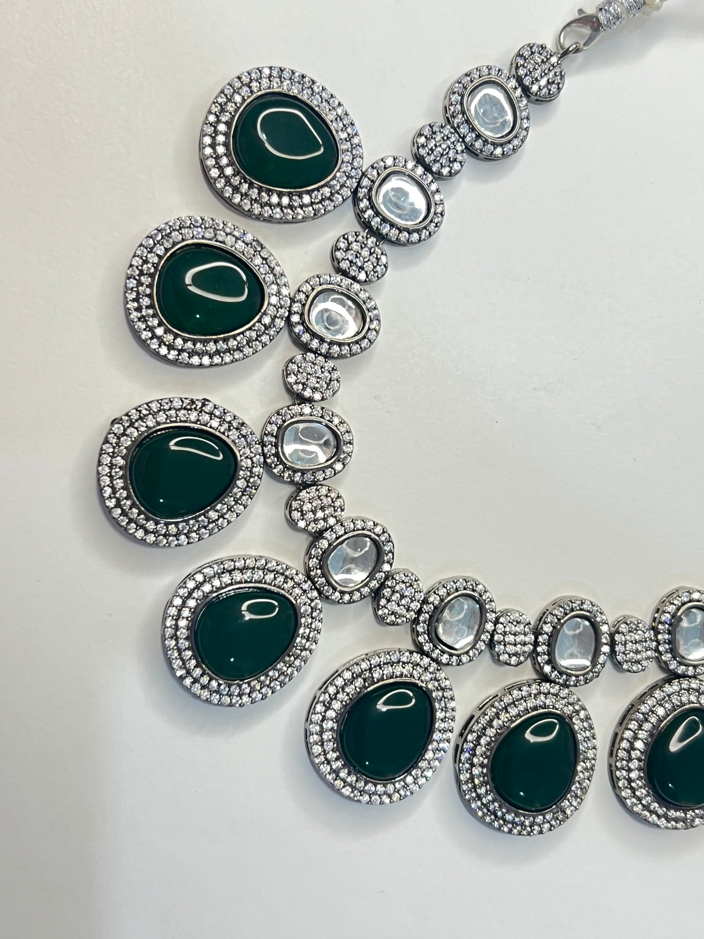 Vestige Polki Set with Earrings (Green)