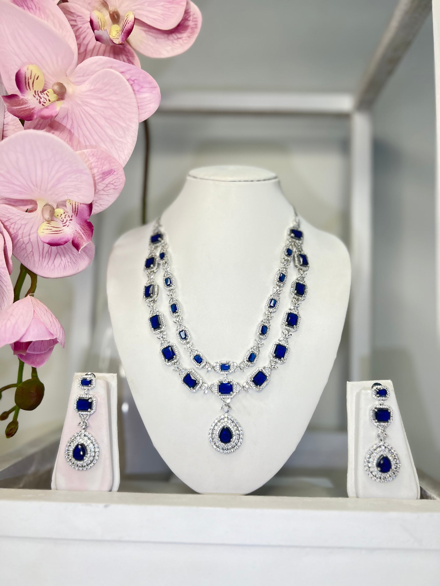 Indus Diamond Set with Earrings (Blue)