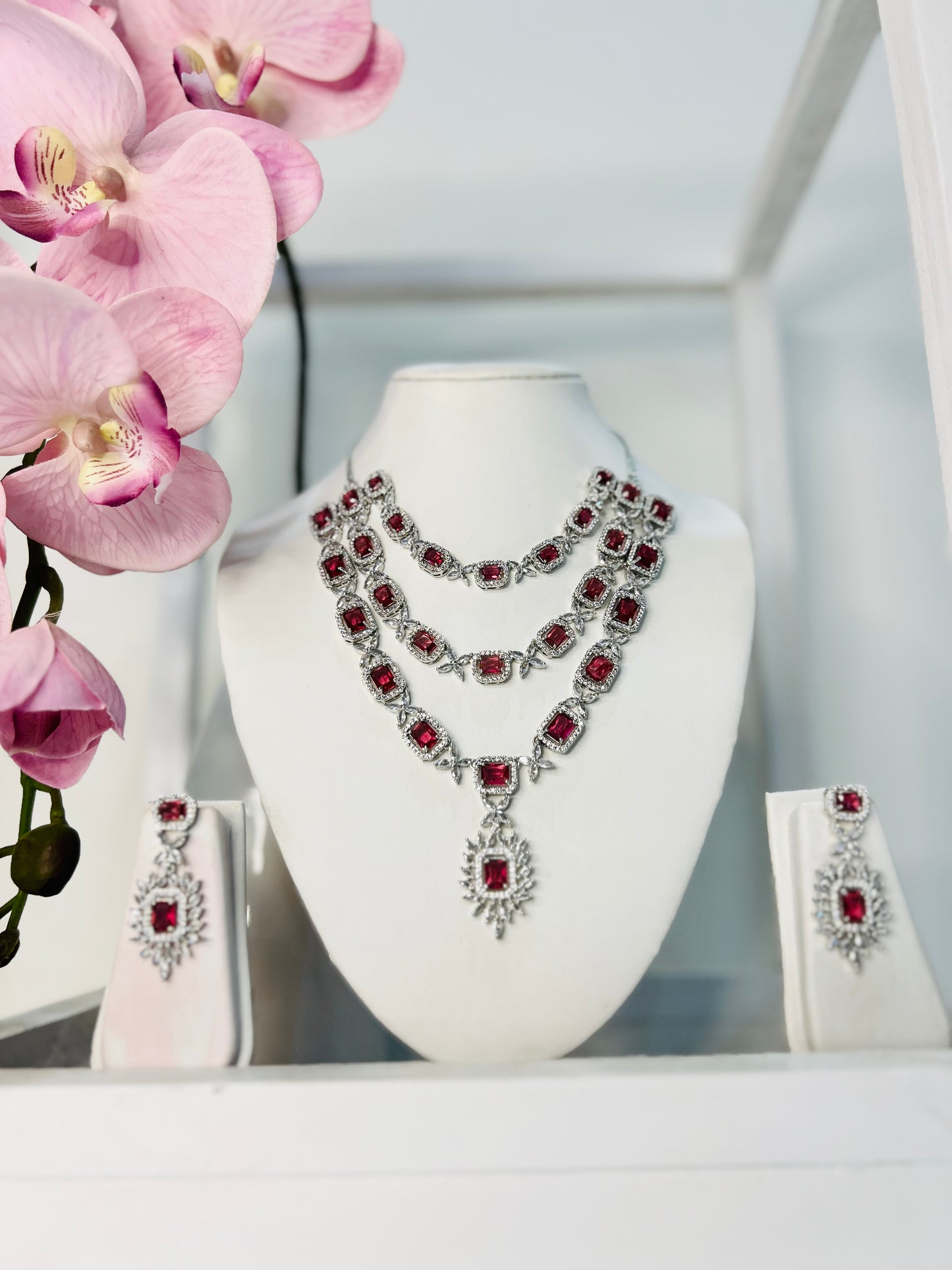 Orion Diamond Set with Earrings (Red)