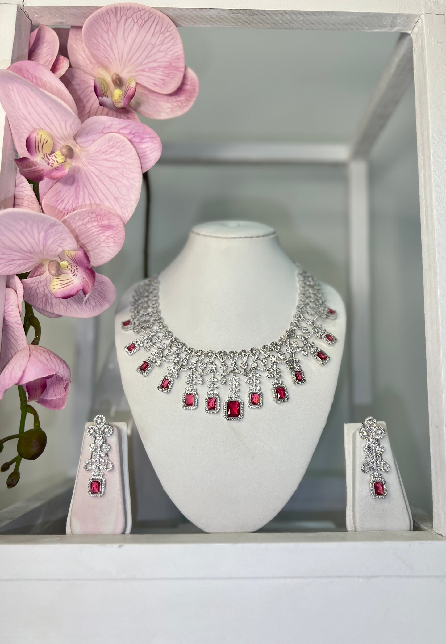 Zeta Diamond Set with Earrings (Pink)