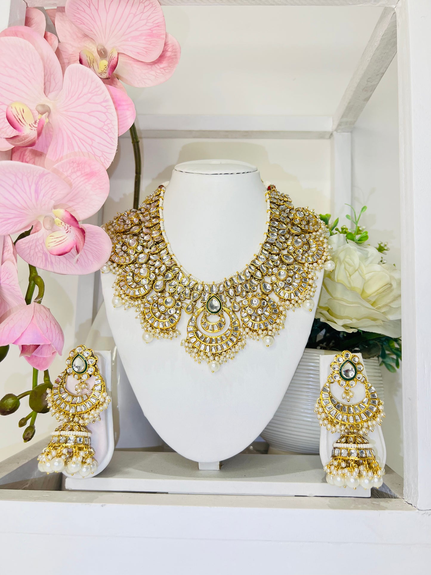 Keya Kundan Set with Earrings and Maangtika (Gold and White)