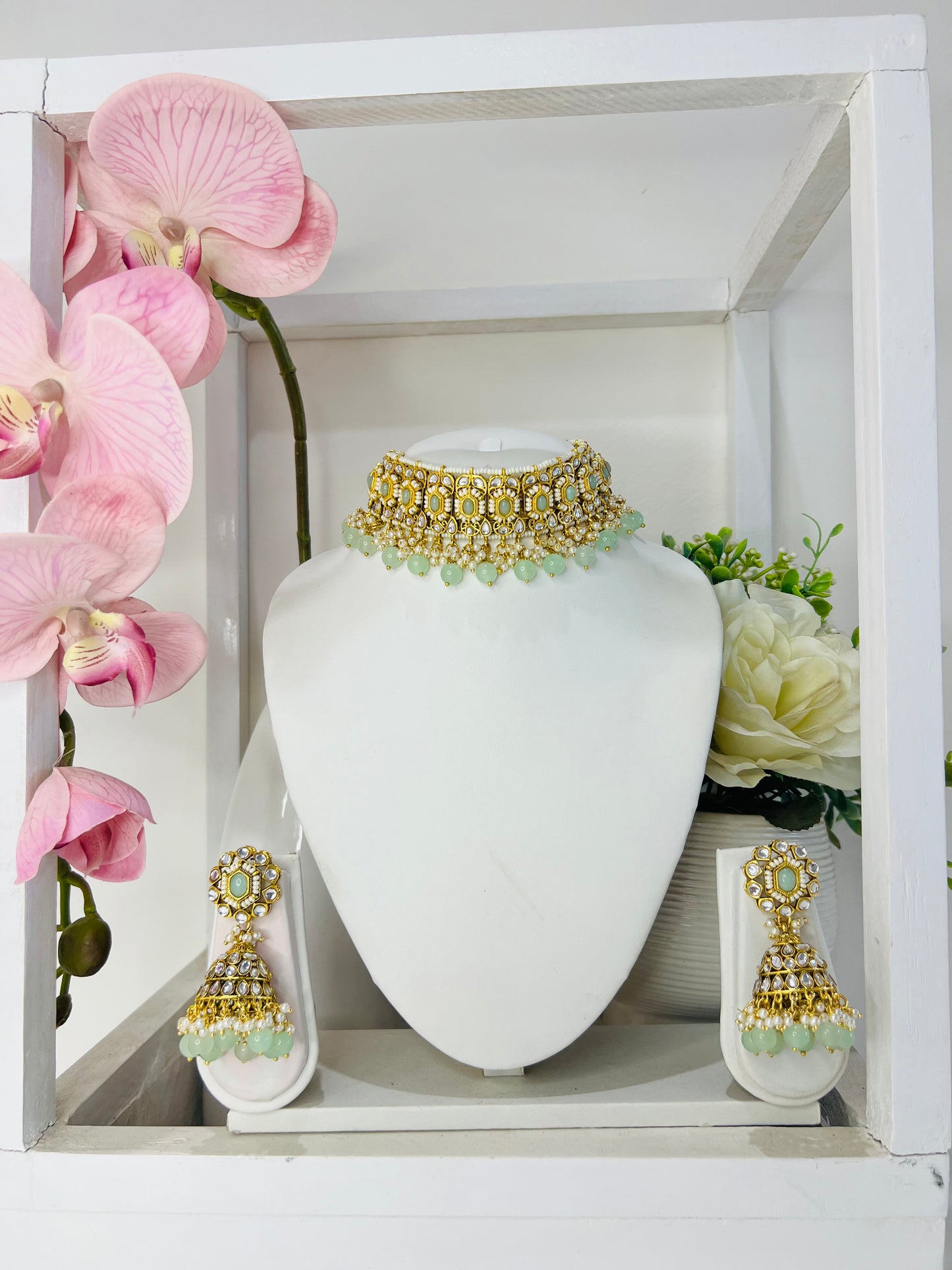 Kayan Choker Set with Earrings and Maangtika (Mint)