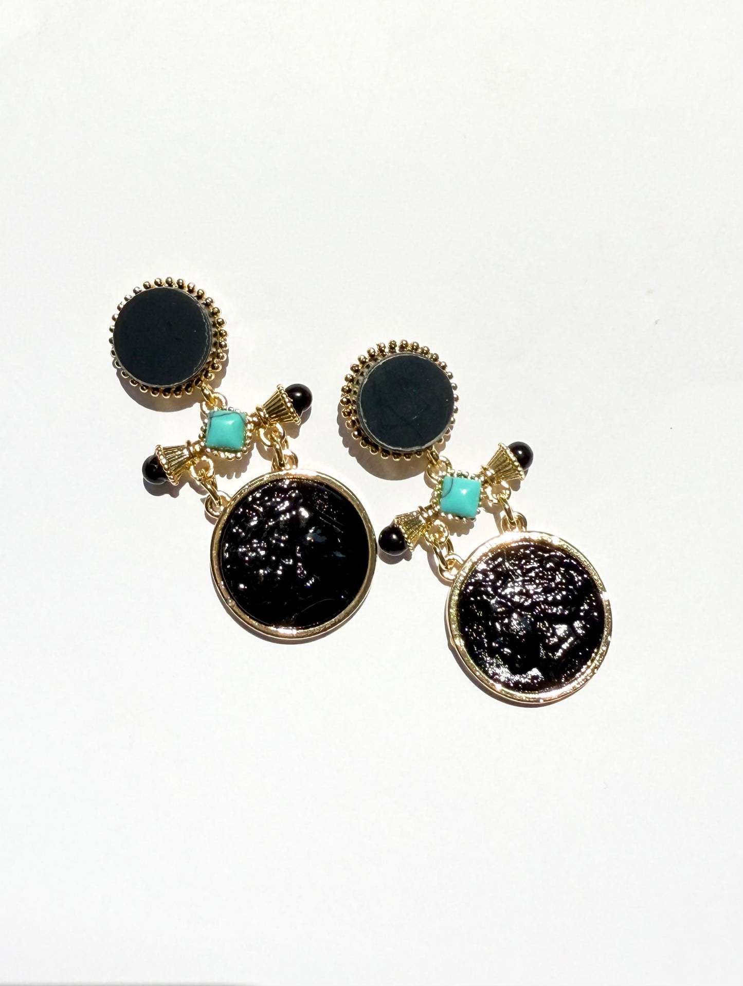 Tempo Black Earrings