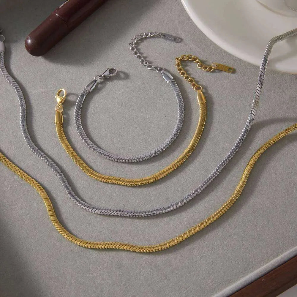 Muriel Basic Necklace (Gold)