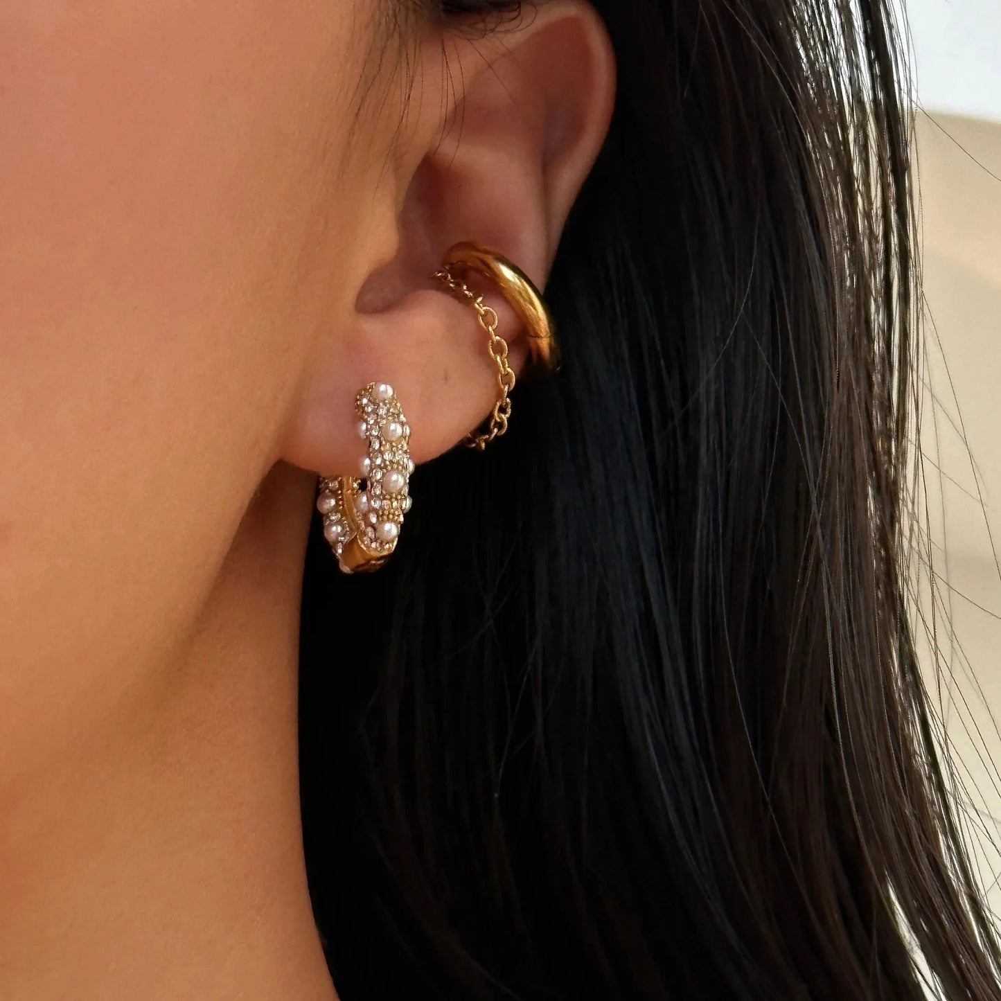 Charlotte Hoop Earrings (Pearl)