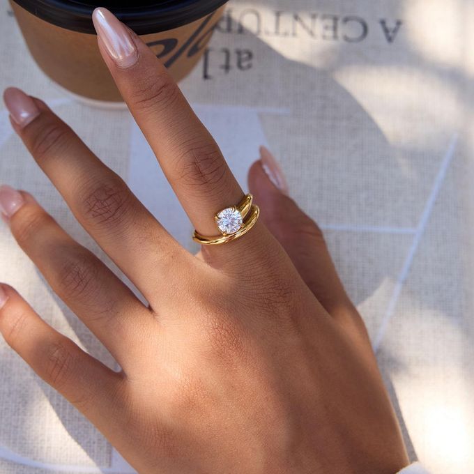 Isla gold double wave band ring with a round solitaire stone, view 4