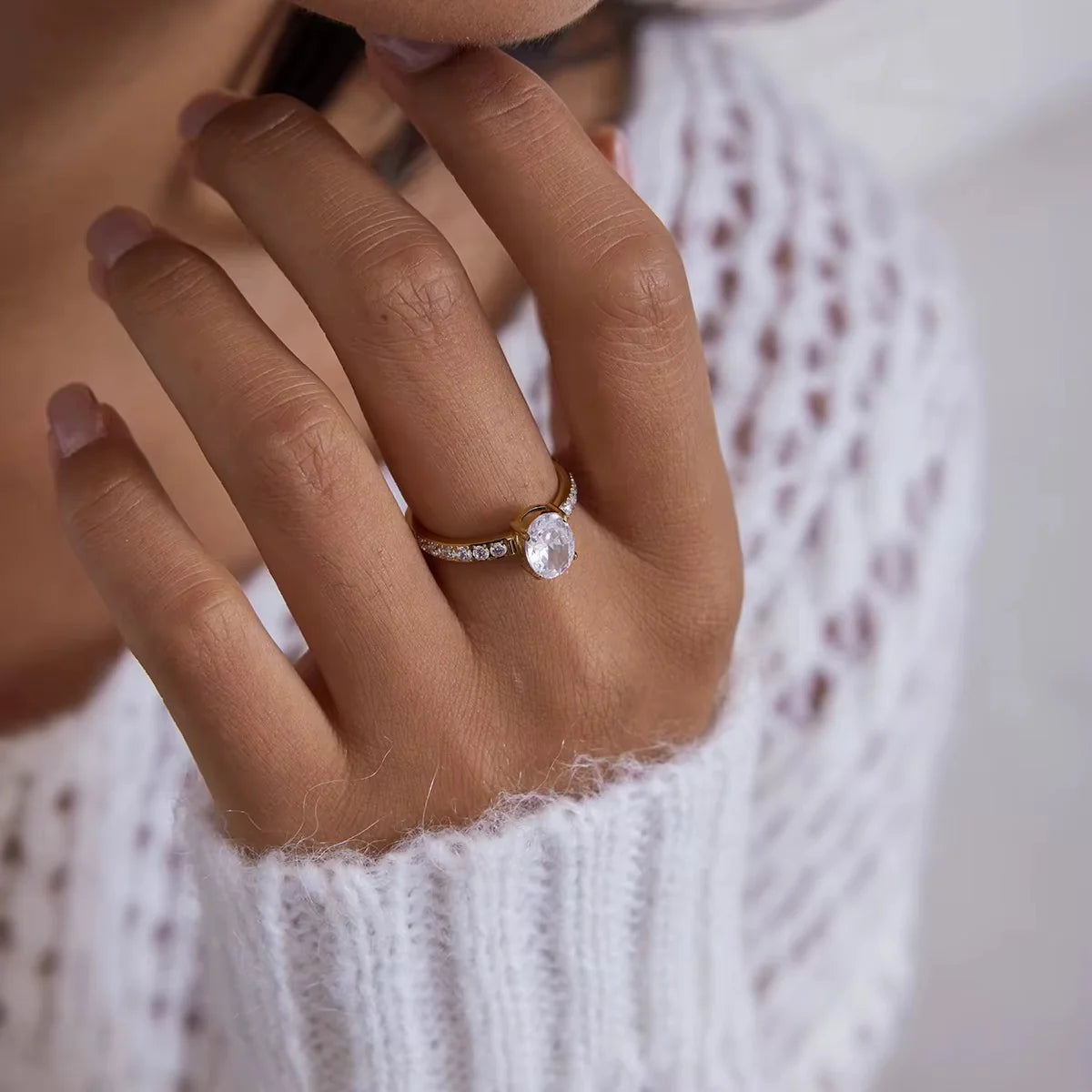 Vivian Solitaire Ring