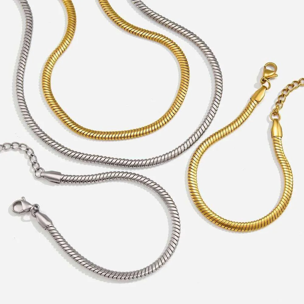 Muriel Basic Necklace (Gold)
