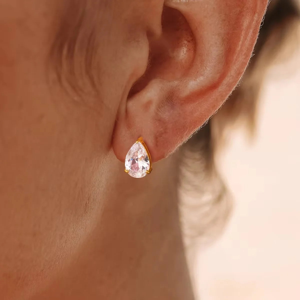 Tiffany Classic Studs (Gold)