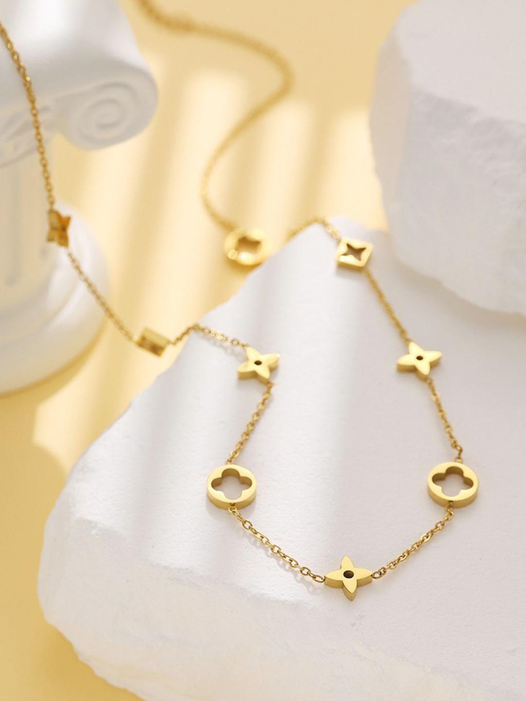 Clover Necklace