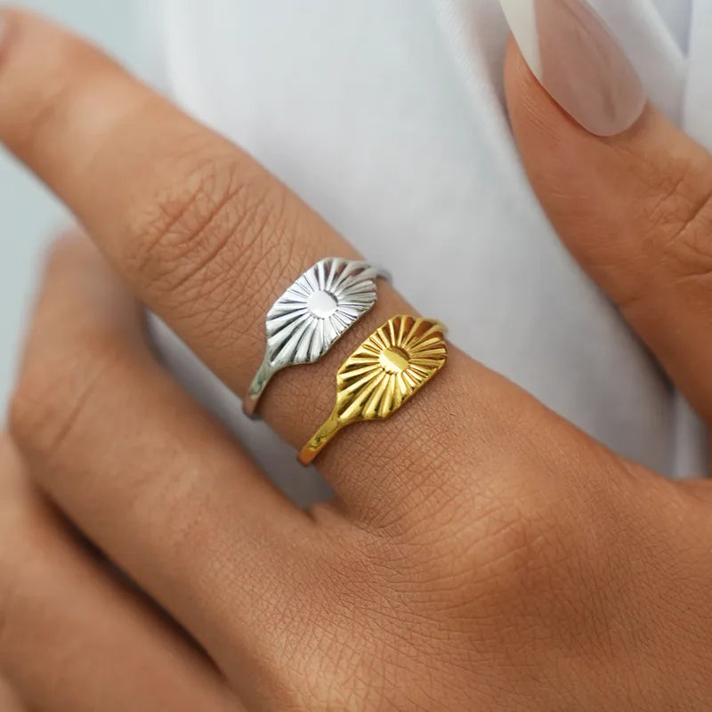 Helena gold signet ring with an engraved sunburst, view 3