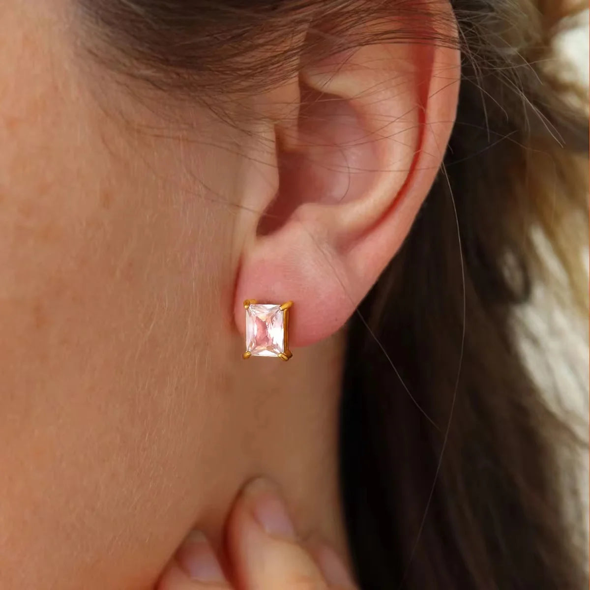 Tiffany Classic Studs (Gold)