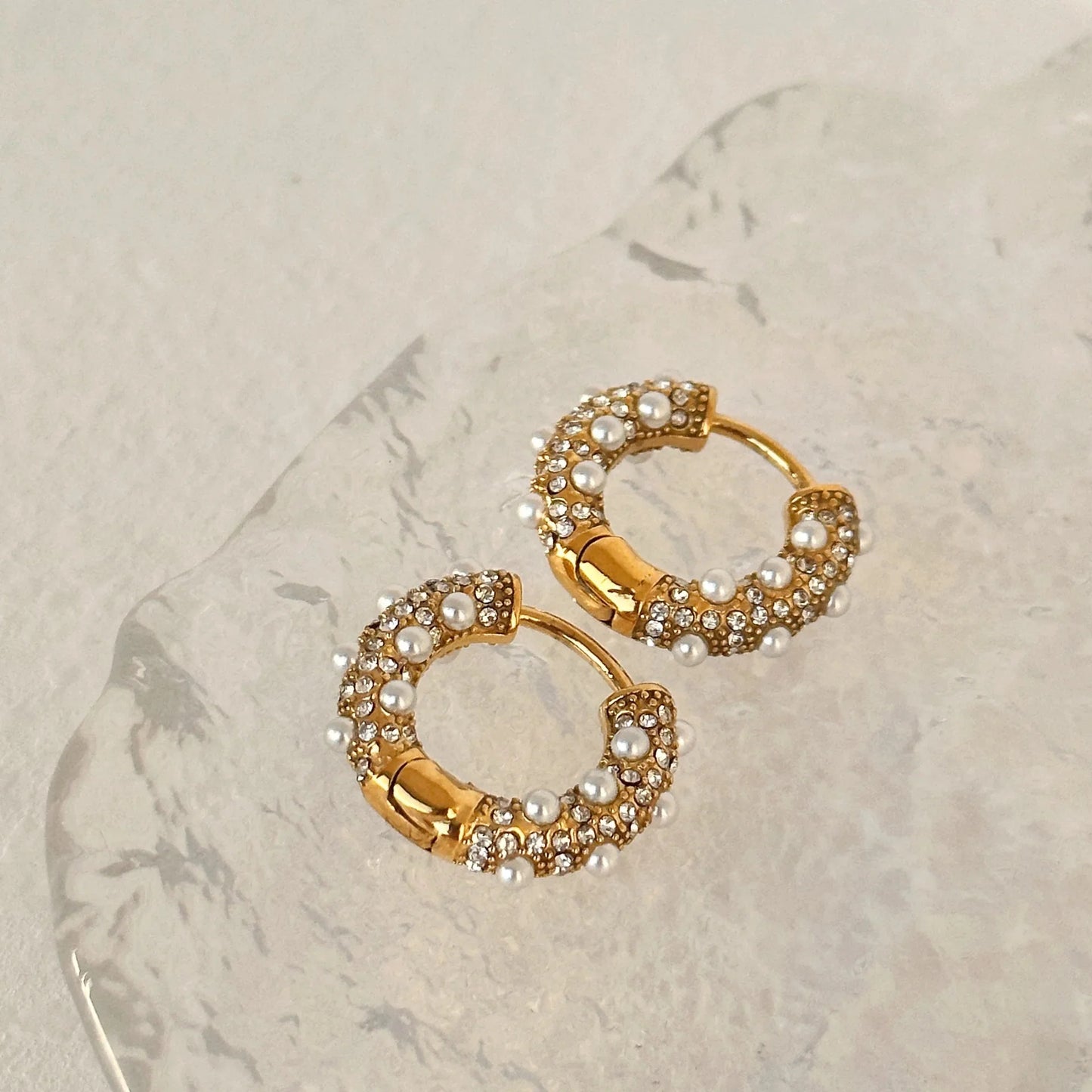Charlotte Hoop Earrings (Pearl)