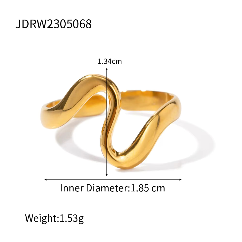 Skye sculpted gold S wave ring, view 2