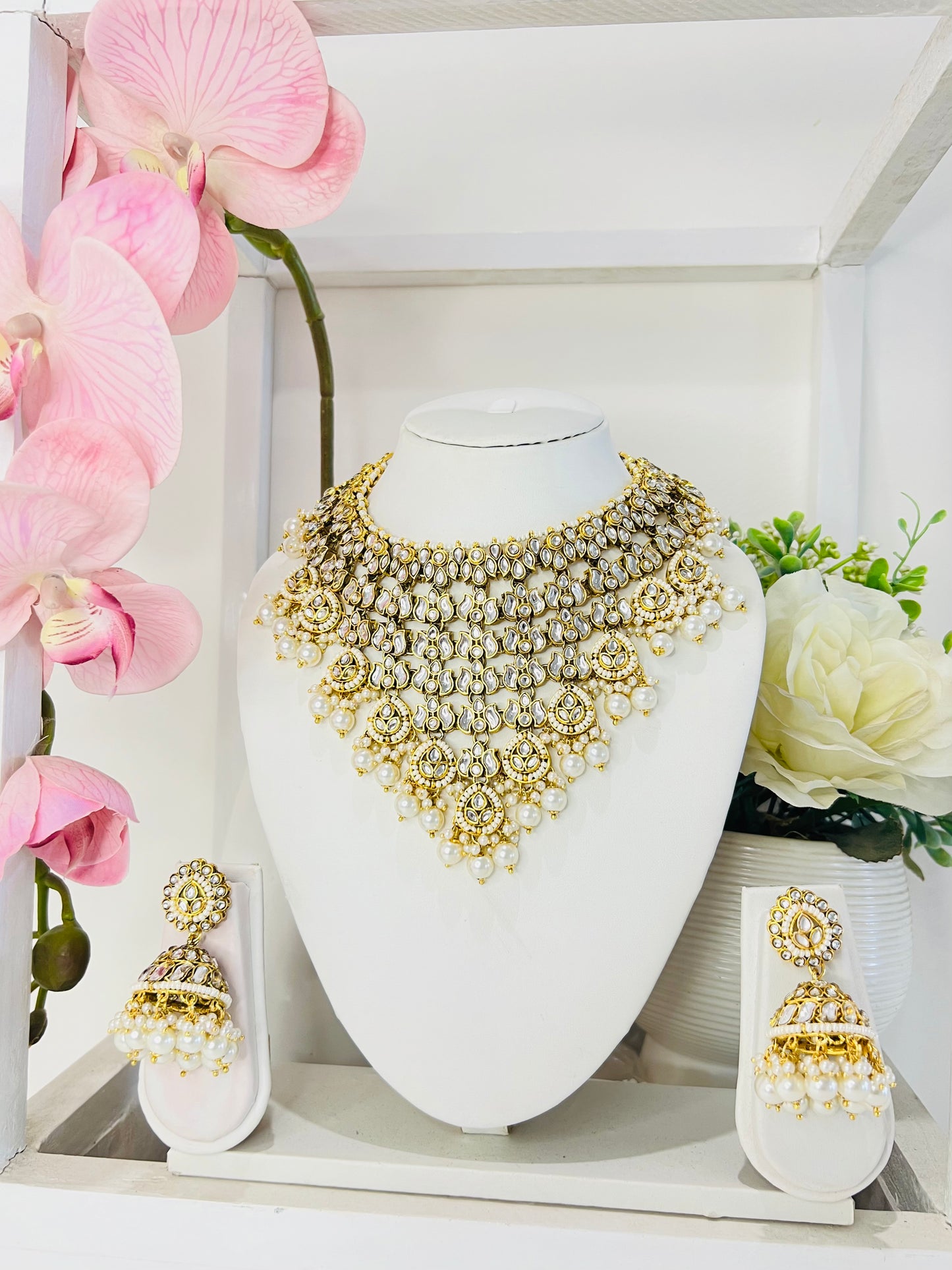 Amrae Kundan Set with Earrings and Maangtika