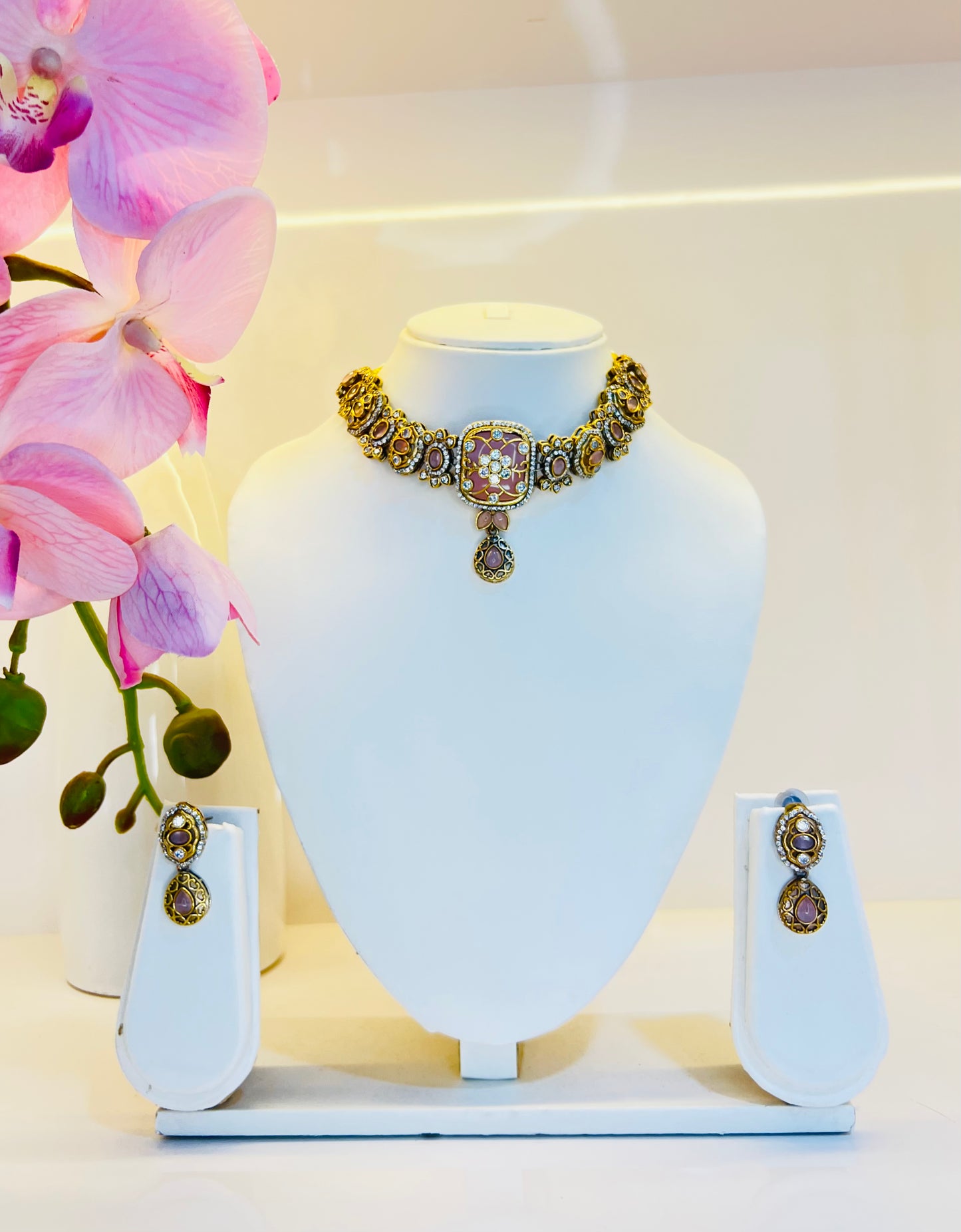 Dahlia Choker set with Earrings (Pink)