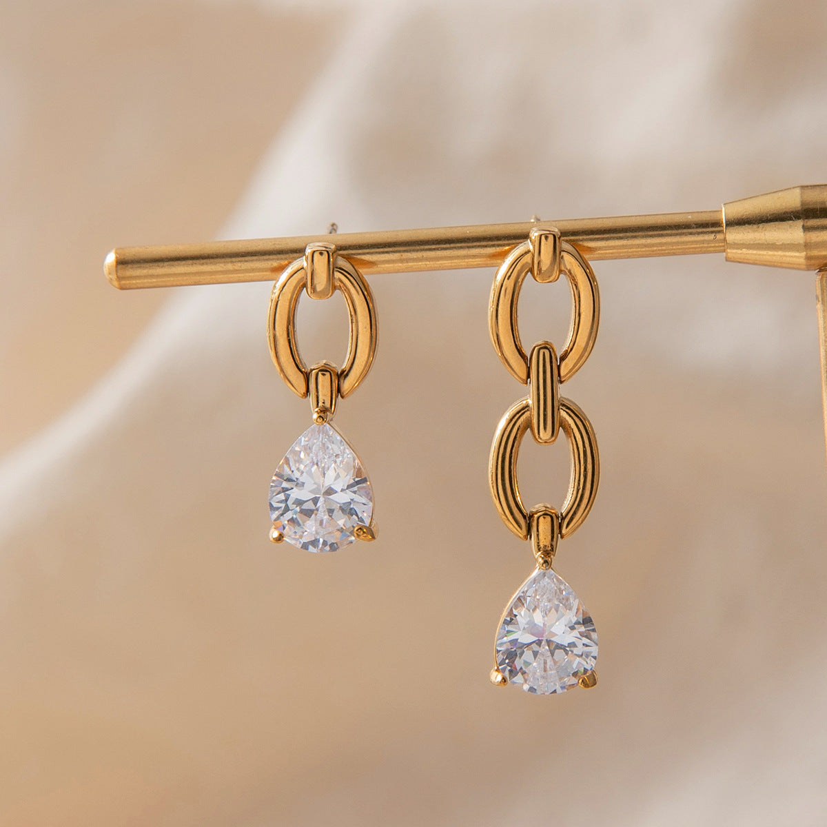 Dahlia Earrings (Gold)
