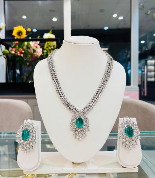 Eminence Diamond Necklace Set (Mint)