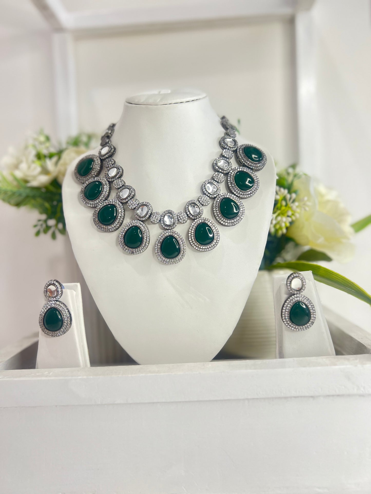 Vestige Polki Set with Earrings