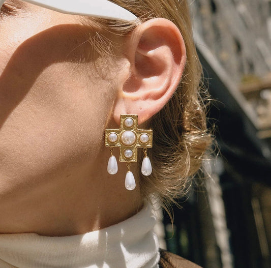 Faye Pearl Drop Earrings