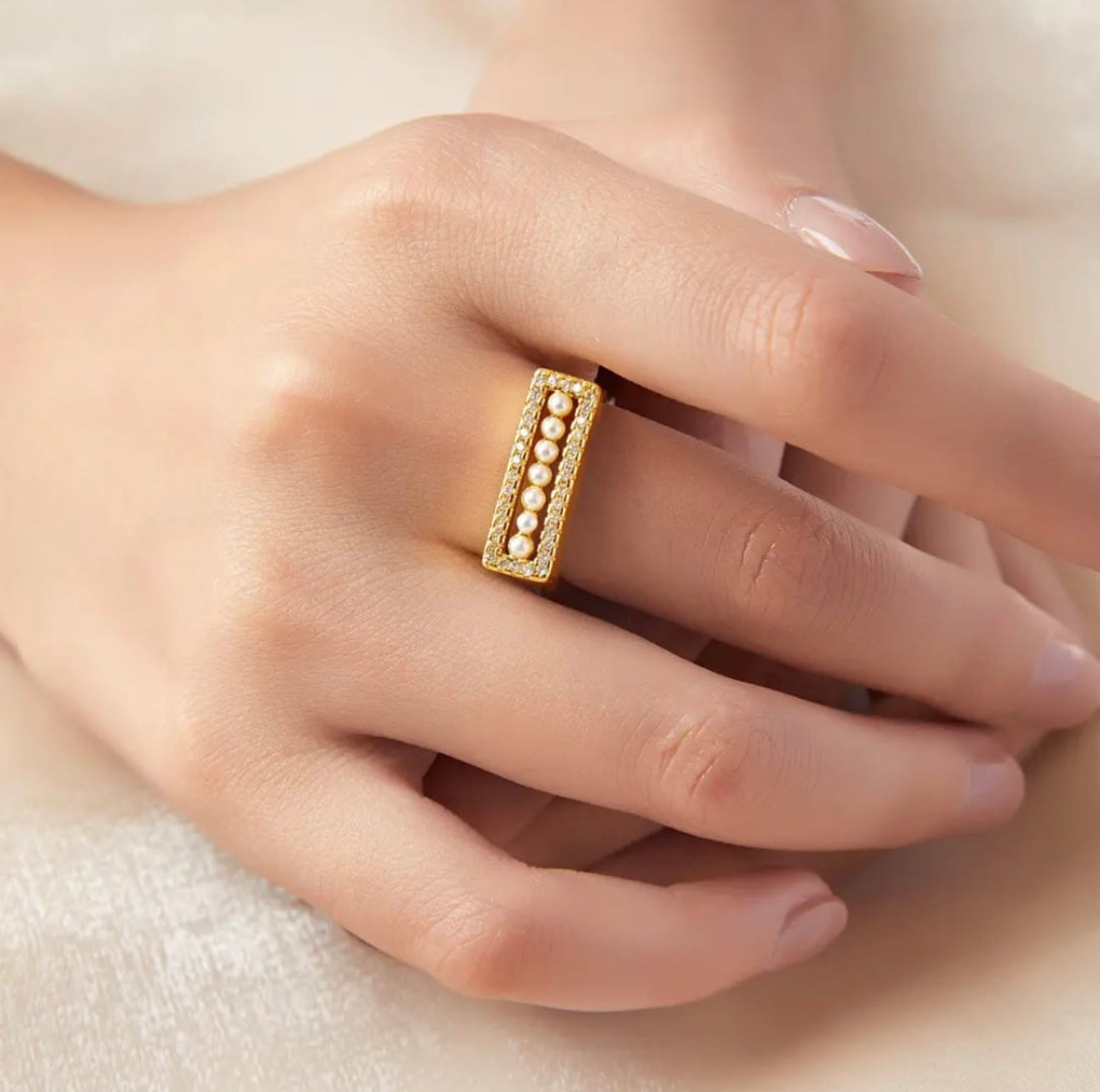Shakira Pearl Ring