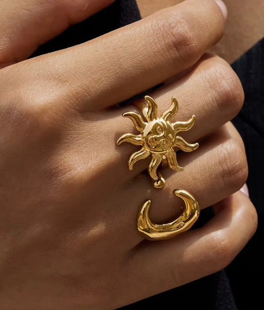 Lady Moon Ring