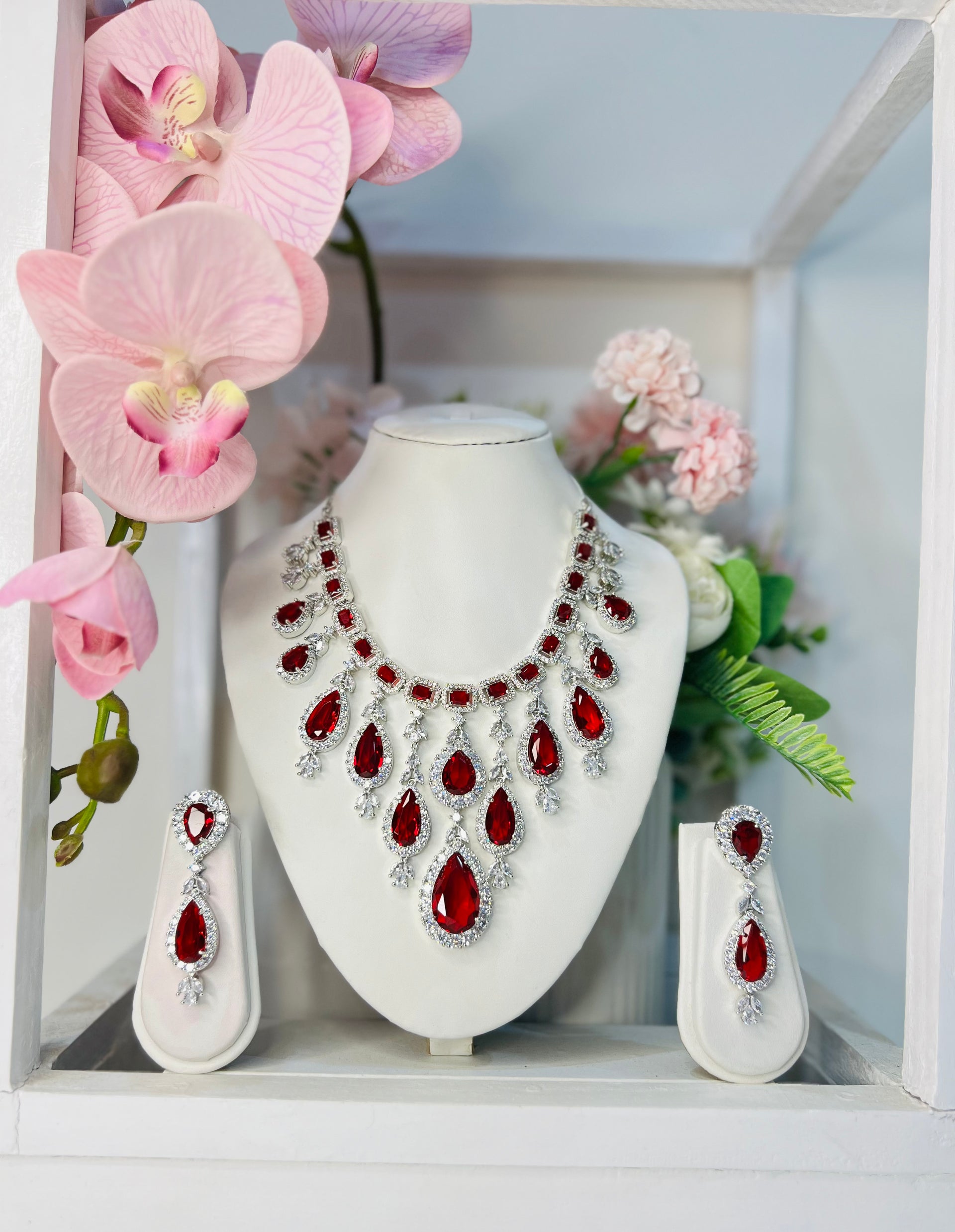Diana Diamond Set with Earrings (Red) - Main Image