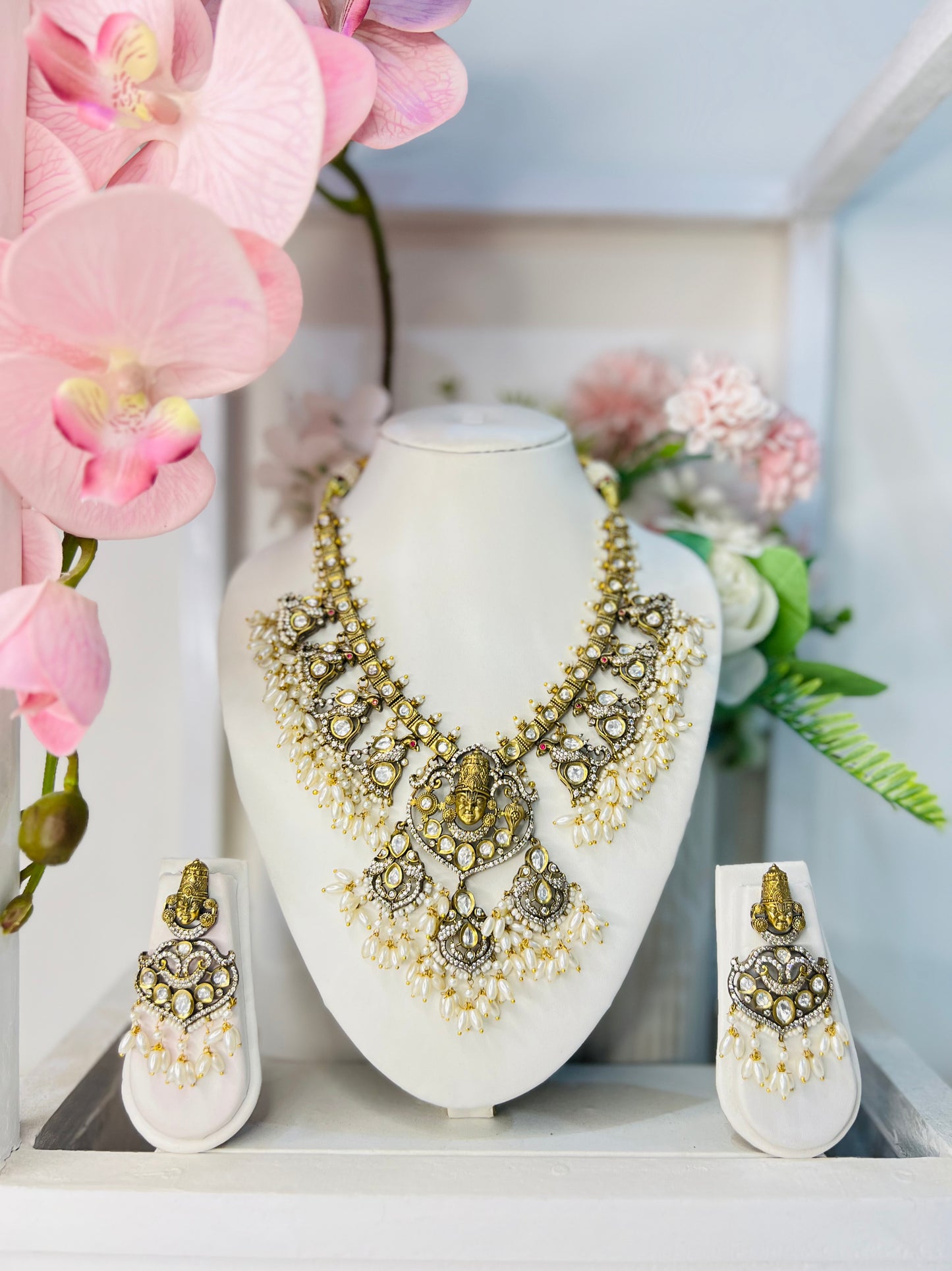 Imperia Temple Jewellery Set with Earrings