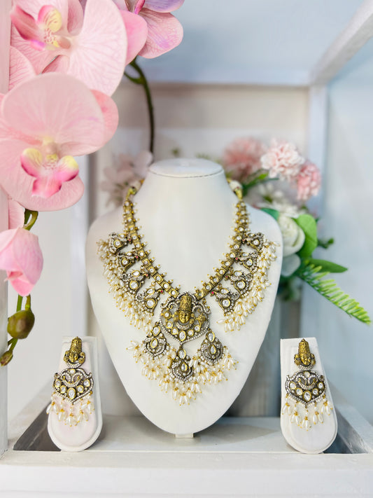 Imperia Temple Jewellery Set with Earrings