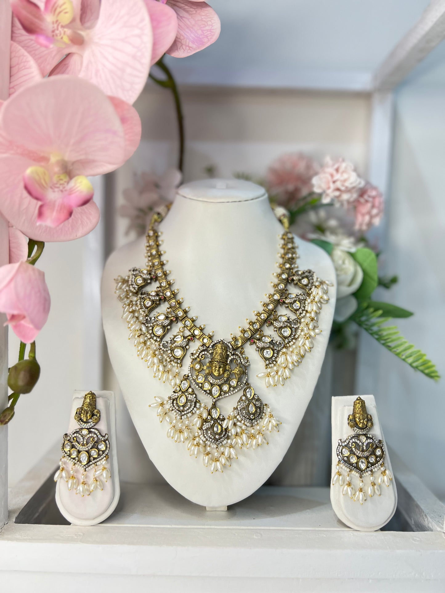 Imperia Temple Jewellery Set with Earrings