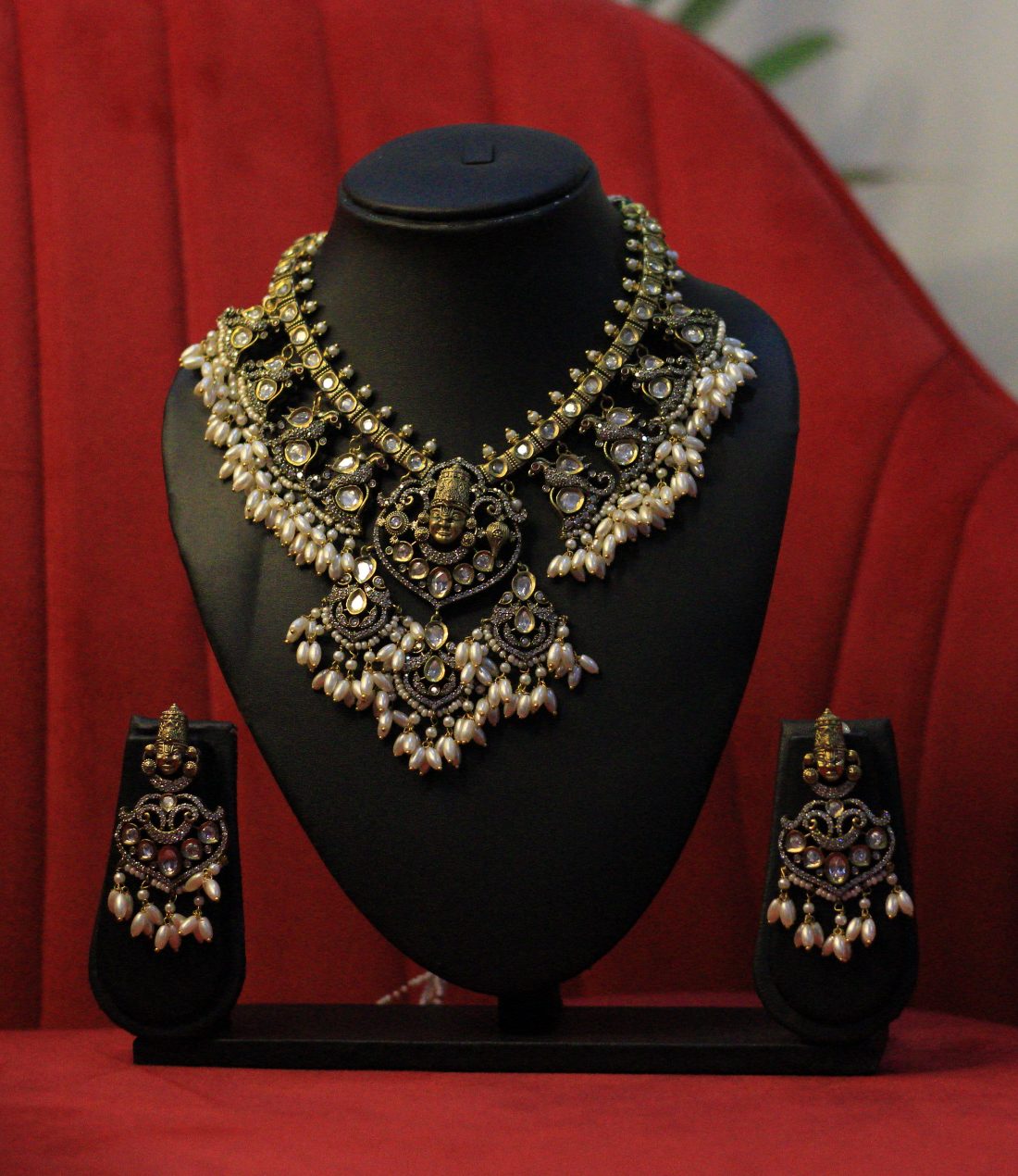 Imperia Temple Jewellery Set with Earrings