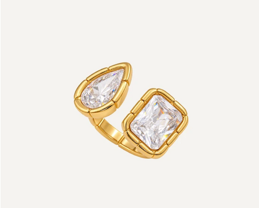 Valentina gold toi-et-moi ring with pear and emerald cut clear stones