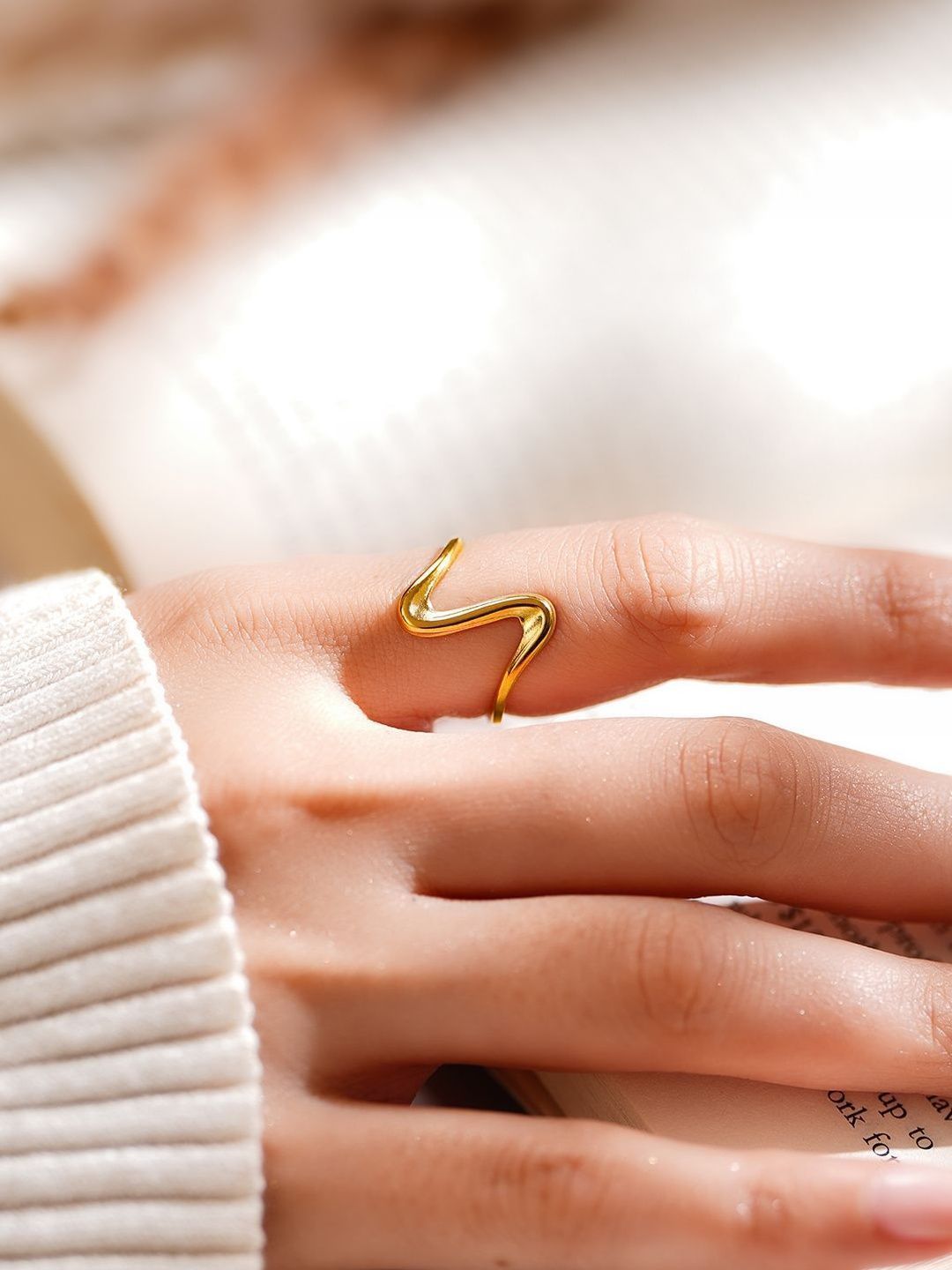 Skye sculpted gold S wave ring, view 4