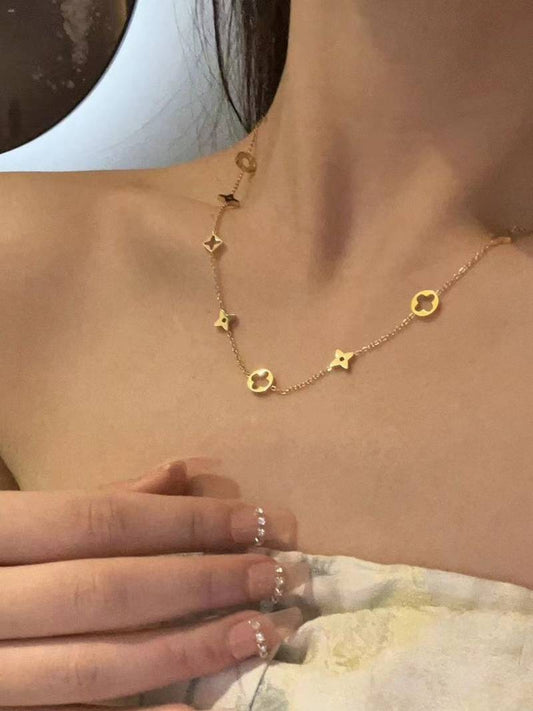 Clover Necklace